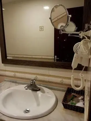 Deluxe Oda, 1 En Büyük (King) Boy Yatak, Sigara İçilmez, Şehir Manzaralı