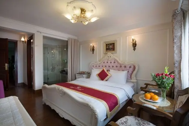 Standard Queen Room