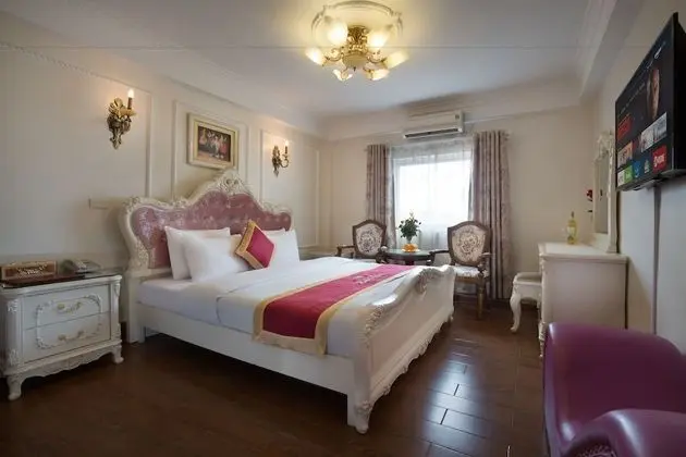 Standard Queen Room