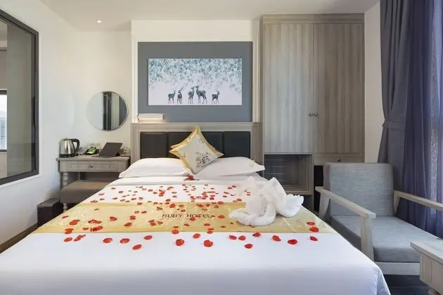 Deluxe Büyük Yataklı Tek Kişilik Oda, 1 Yatak Odası, Sigara İçilmez, Kısmi Deniz Manzarası