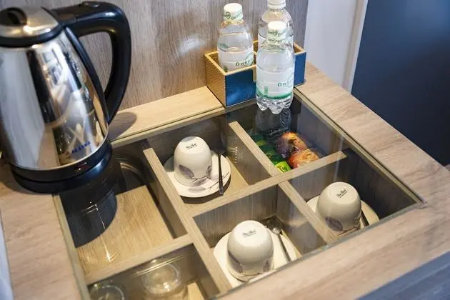 Deluxe Büyük Yataklı Tek Kişilik Oda, 1 Yatak Odası, Sigara İçilmez, Kısmi Deniz Manzarası