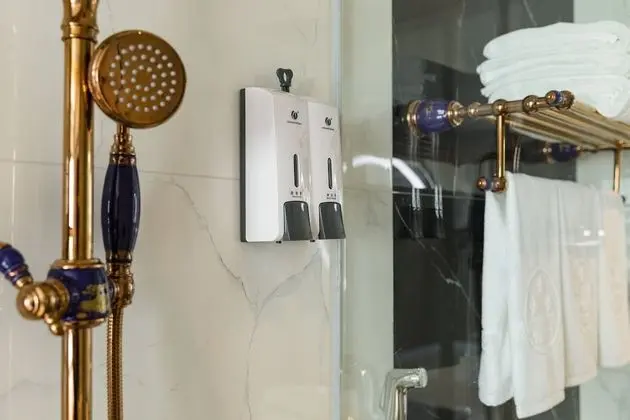 Deluxe Büyük Yataklı Tek Kişilik Oda, 1 Yatak Odası, Sigara İçilmez, Kısmi Deniz Manzarası