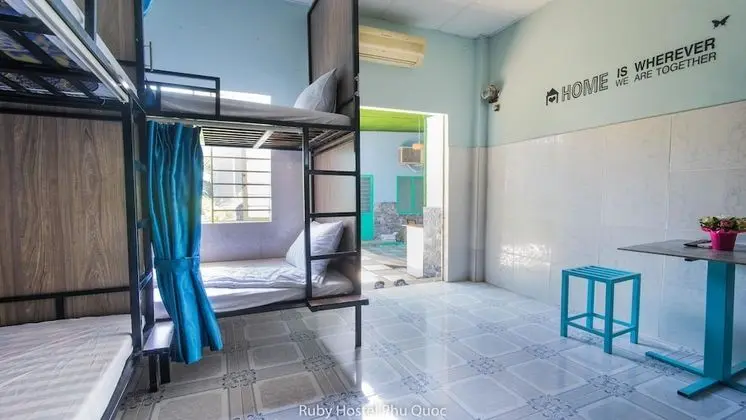 Ortak Ranzalı Oda, Karma Ranzalı Oda (6-Bed)