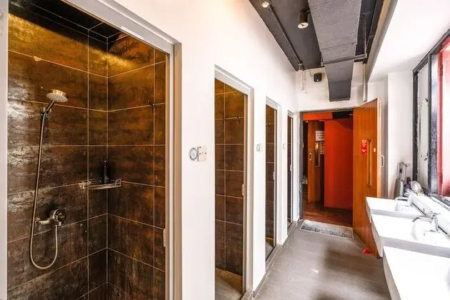 Ortak Ranzalı Oda, Karma Ranzalı Oda (2 Bed in 10 Bed Dorm)