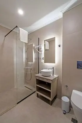 https://images.odamax.com/img/1920x1080/odamax/image/upload/Rudblu_Suites_202609261432006_DSCF9827_HDR.jpg