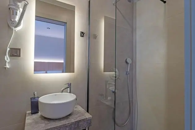 https://images.odamax.com/img/1920x1080/odamax/image/upload/Rudblu_Suites_202609281642539_DSCF9876_HDR.jpg