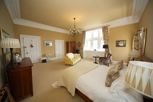 Premium Tek Büyük Yataklı Oda, Göl Manzaralı (Cairngorm Suite)