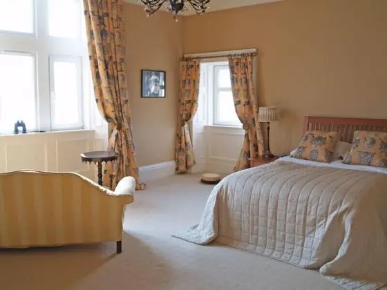 Premium Tek Büyük Yataklı Oda, Göl Manzaralı (Cairngorm Suite)