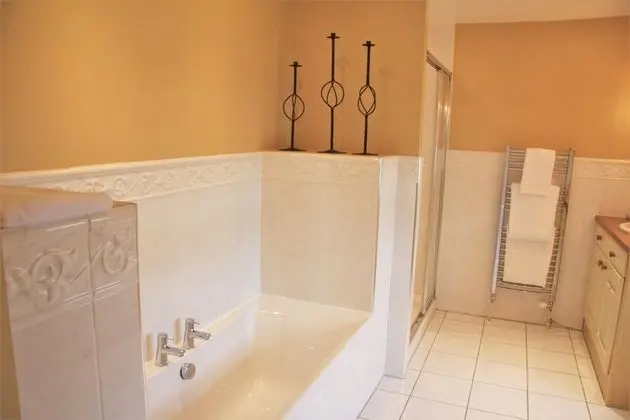 Premium Tek Büyük Yataklı Oda, Göl Manzaralı (Cairngorm Suite)