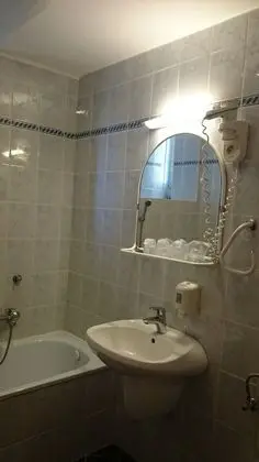 Standard Üç Kişilik Oda, Birden Çok Yatak, Sigara İçilmez