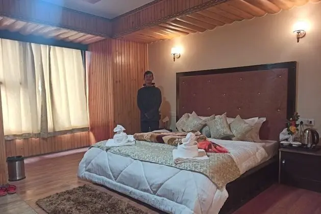 Deluxe Tek Büyük Yataklı Oda
