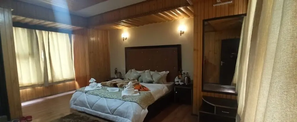 Deluxe Tek Büyük Yataklı Oda
