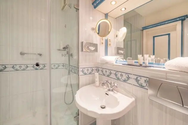 Comfort Tek Büyük Yataklı Oda, 1 Çift Kişilik Yatak, Şehir Manzaralı (Land view)