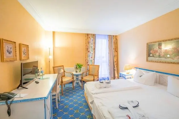 Comfort Tek Büyük Yataklı Oda, Balkon, Göl Kenarı