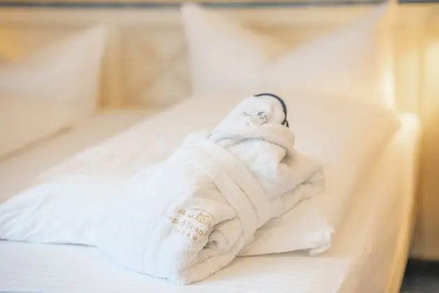 Comfort Tek Büyük Yataklı Oda, Balkon, Göl Kenarı