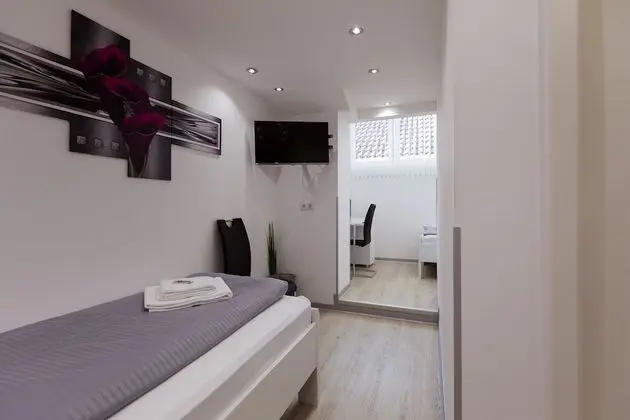 Üç Kişilik Oda