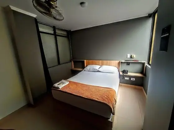 Standard Tek Büyük Yataklı Oda