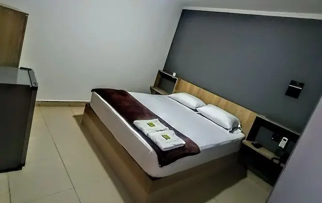 Standard Tek Büyük Yataklı Oda