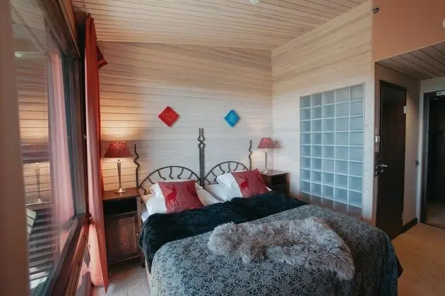 Tek Büyük veya İki Ayrı Yataklı Oda, Tepe Manzaralı