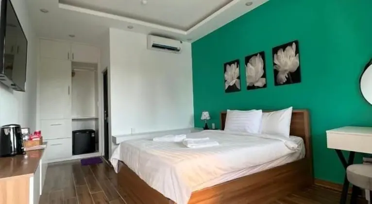 Deluxe Tek Büyük Yataklı Oda, Bahçe Manzaralı