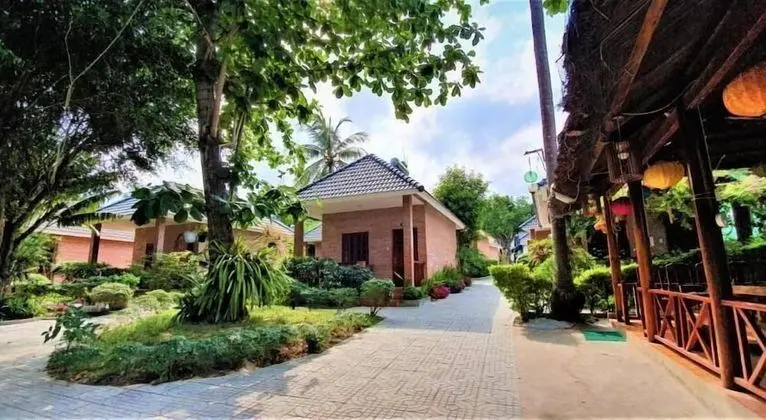 Deluxe Üç Kişilik Oda, Bahçe Manzaralı