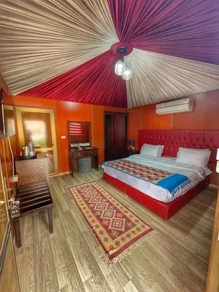 Deluxe Tek Büyük veya İki Ayrı Yataklı Oda