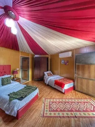 Deluxe Üç Kişilik Oda