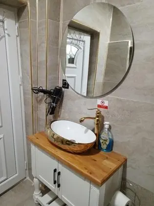 Şahmeran, 2. Kat