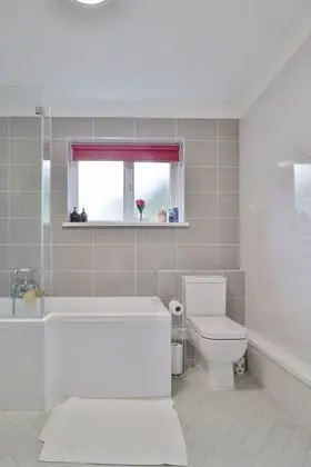 Bungalov, Ortak Banyo
