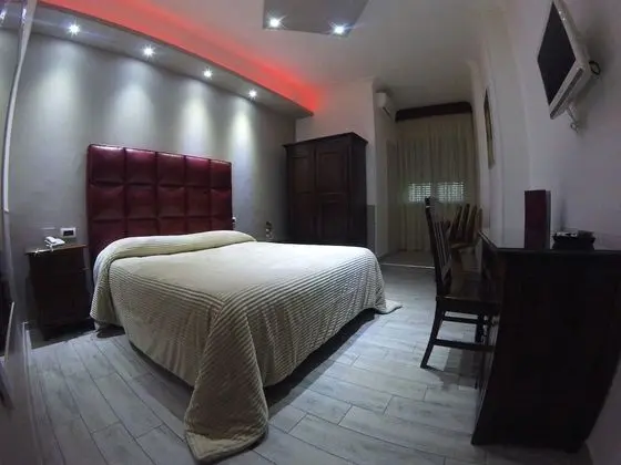 Tek Büyük Yataklı Oda