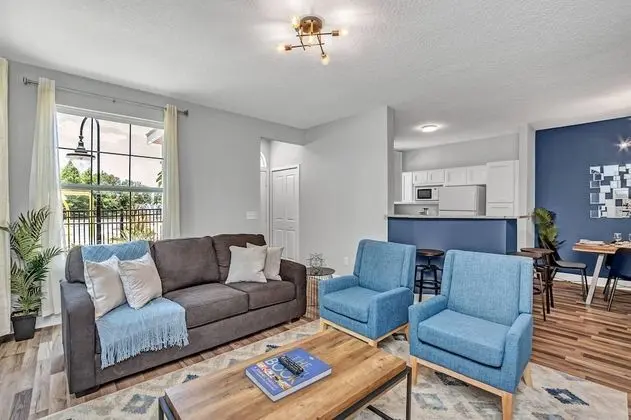 2 Bedroom Vacation Condo (2011)