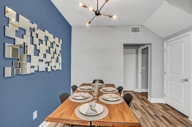 2 Bedroom Vacation Condo (2011)