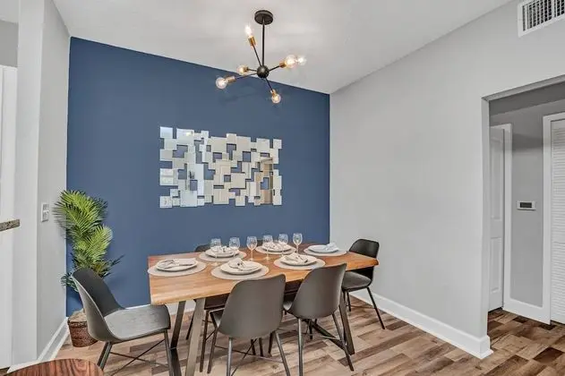 2 Bedroom Vacation Condo (2011)