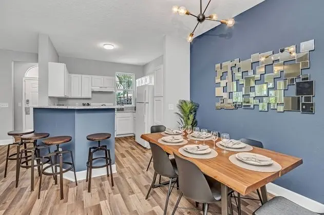 2 Bedroom Vacation Condo (2011)