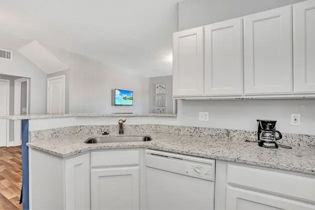 2 Bedroom Vacation Condo (2011)