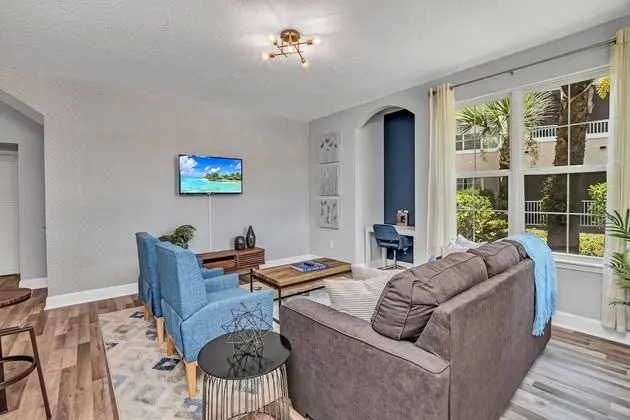 2 Bedroom Vacation Condo (2011)