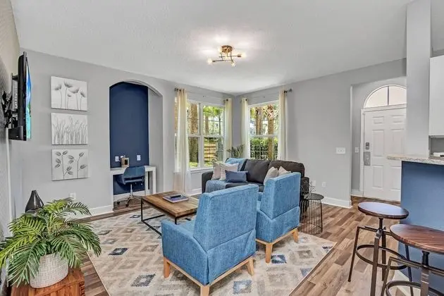 2 Bedroom Vacation Condo (2011)