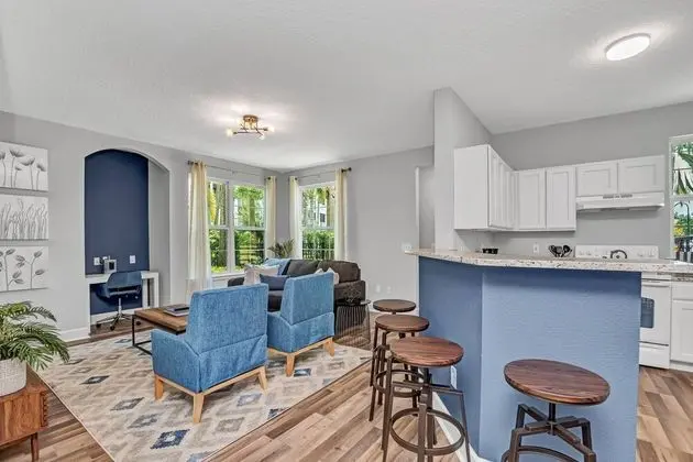 2 Bedroom Vacation Condo (2011)