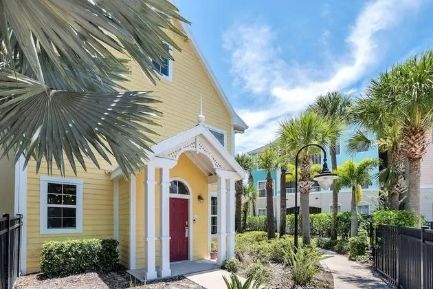 2 Bedroom Vacation Condo (2011)
