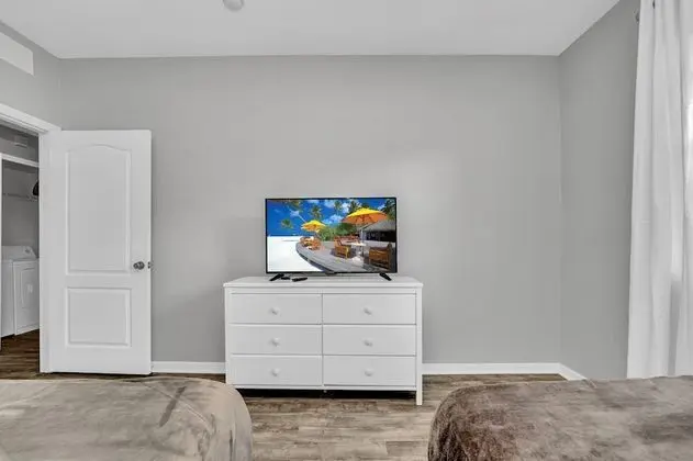 2 Bedroom Vacation Condo (2016)