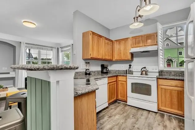 2 Bedroom Vacation Condo (2016)