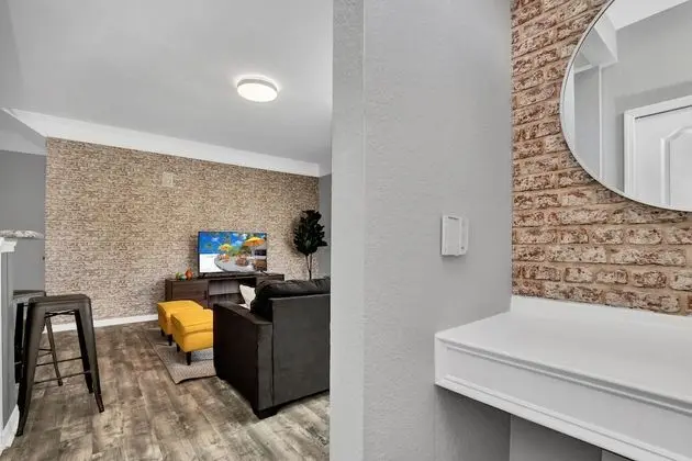 2 Bedroom Vacation Condo (2016)