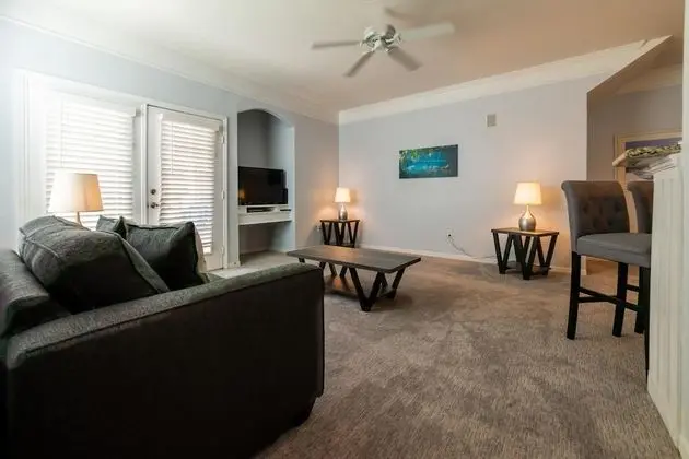 Daire (Cozy apartment only miles from Disney)