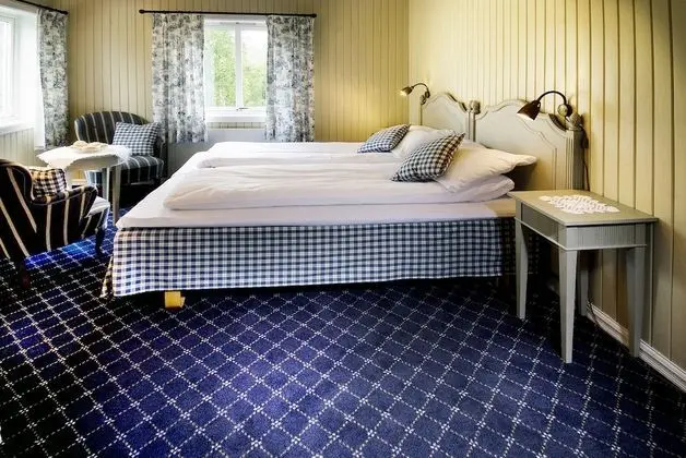 Traditional Tek Büyük veya İki Ayrı Yataklı Oda