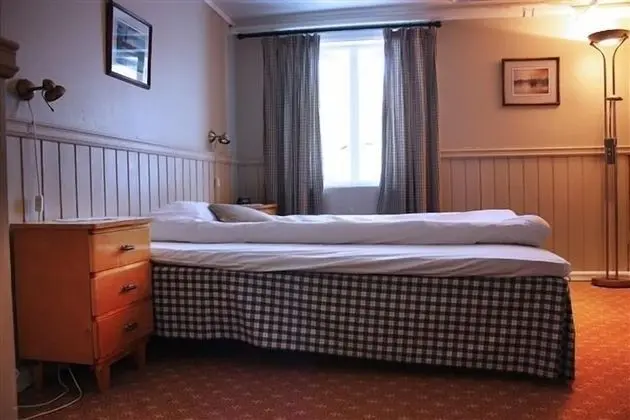 Traditional Tek Büyük veya İki Ayrı Yataklı Oda