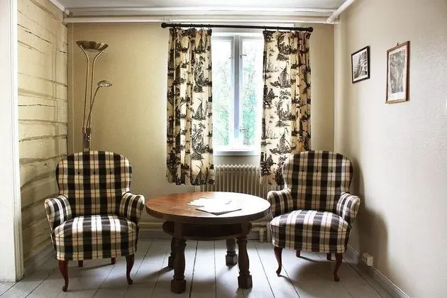 Traditional Tek Büyük Yataklı Oda (Shared Bathroom)