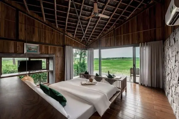 Luxury Oda (Paddy view)