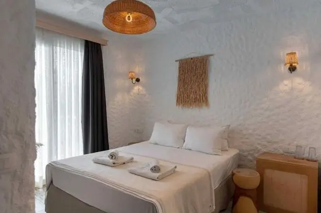 Çift Kişilik Oda - Balkonlu, Havuz Manzaralı, Balkonlu