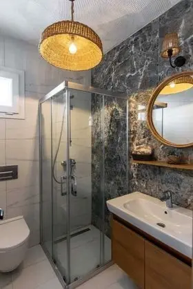 Havuz Bağlantılı Standart Oda, Havuz Manzaralı, Giriş Katı