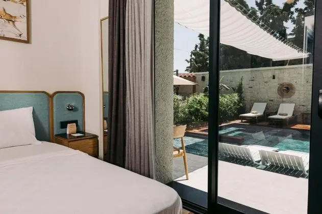 Deluxe Oda, Havuz Manzaralı